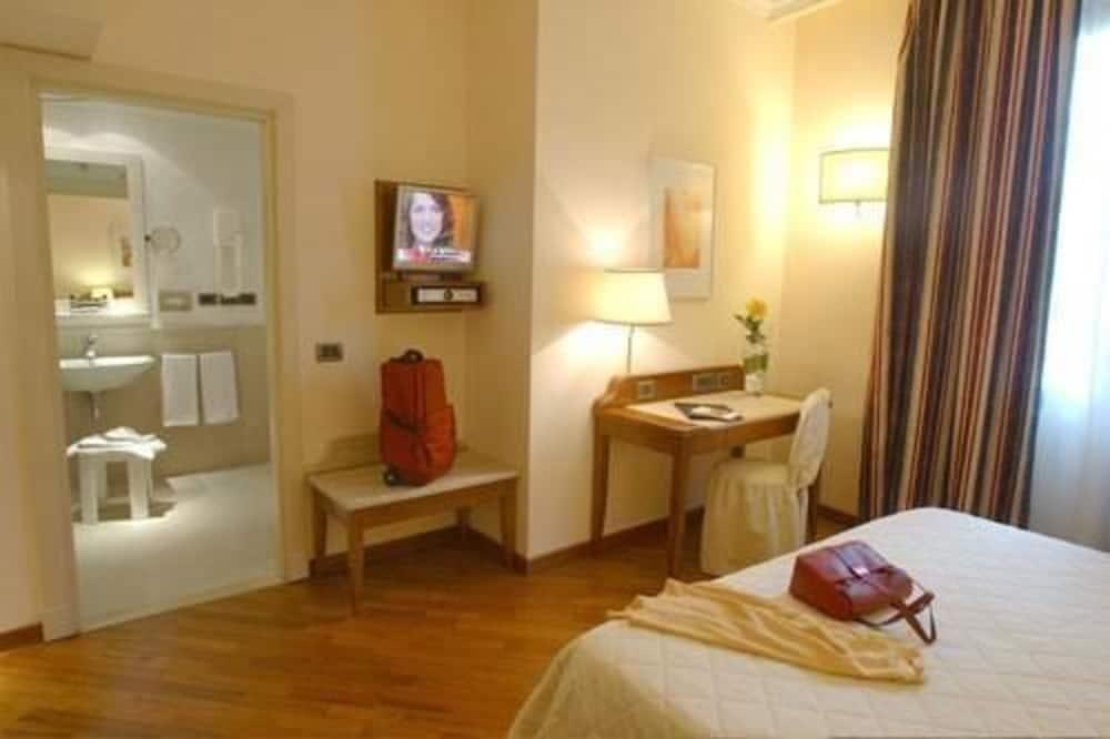 B&B Hotel Firenze Laurus Al Duomo Bagian luar foto