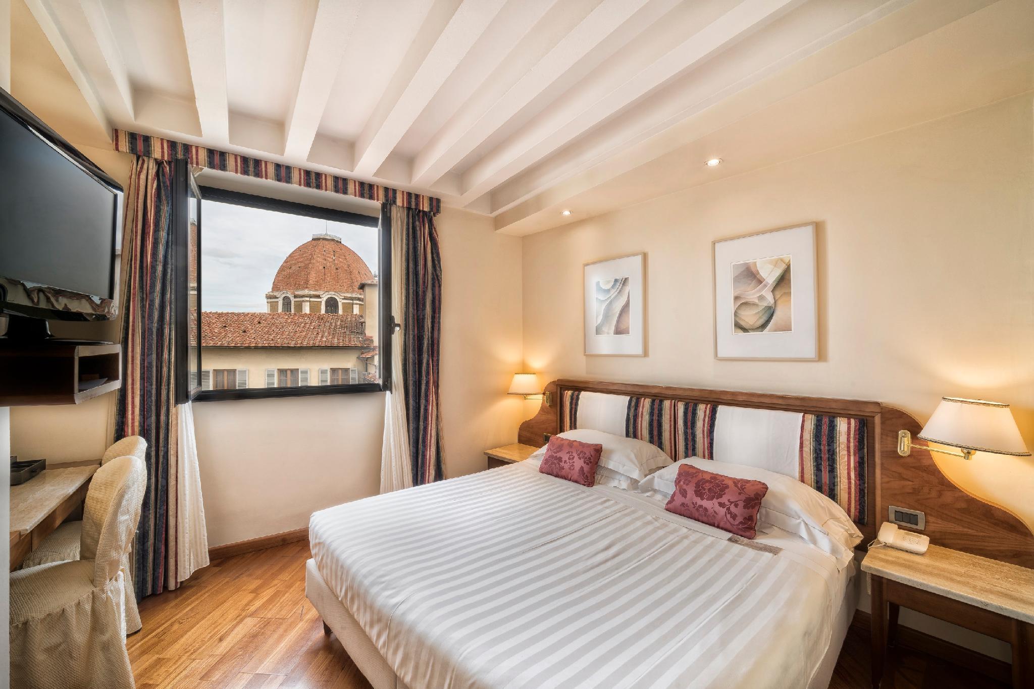 B&B Hotel Firenze Laurus Al Duomo Bagian luar foto