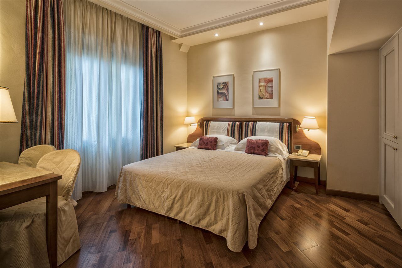 B&B Hotel Firenze Laurus Al Duomo Bagian luar foto