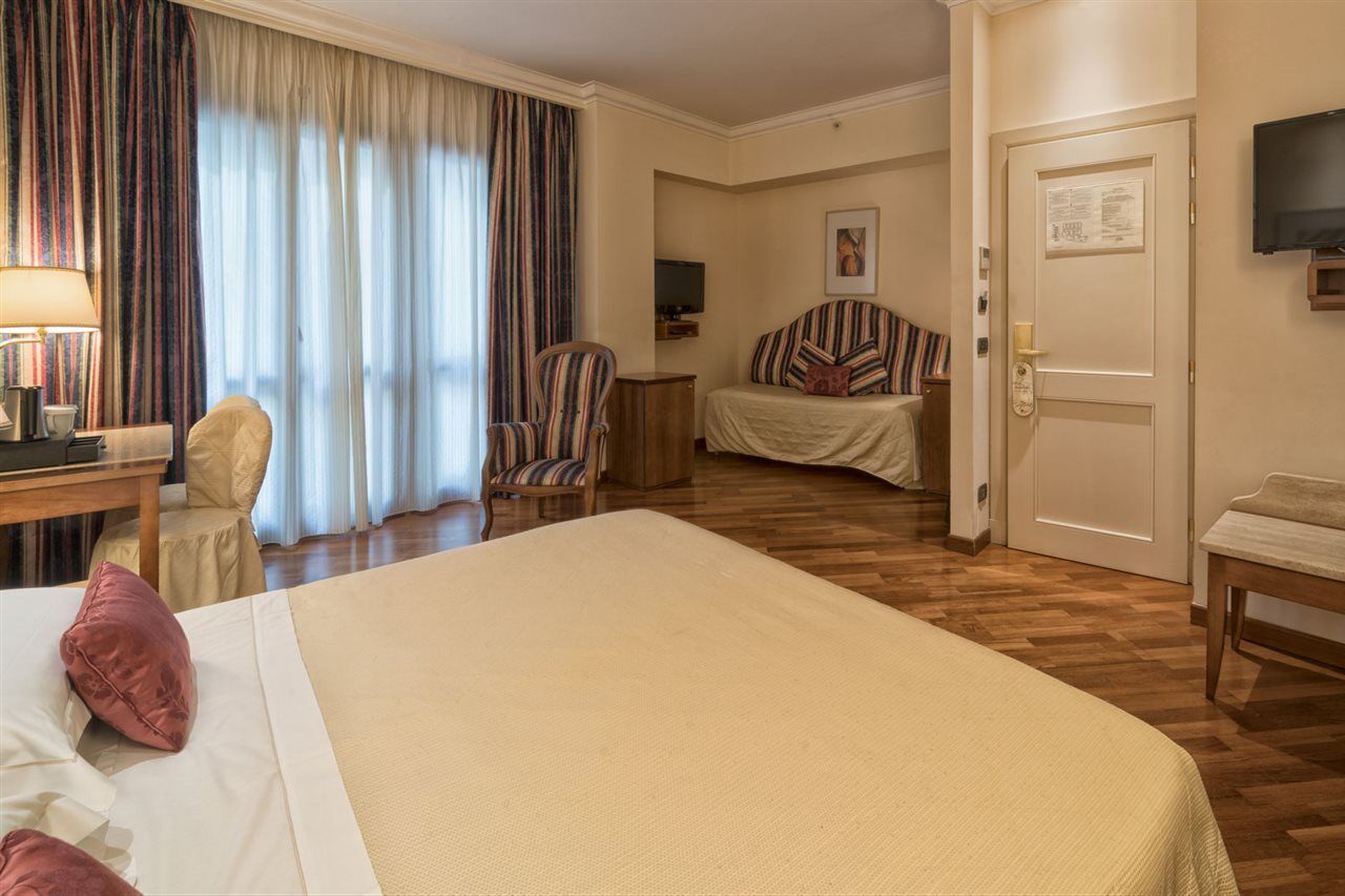 B&B Hotel Firenze Laurus Al Duomo Bagian luar foto